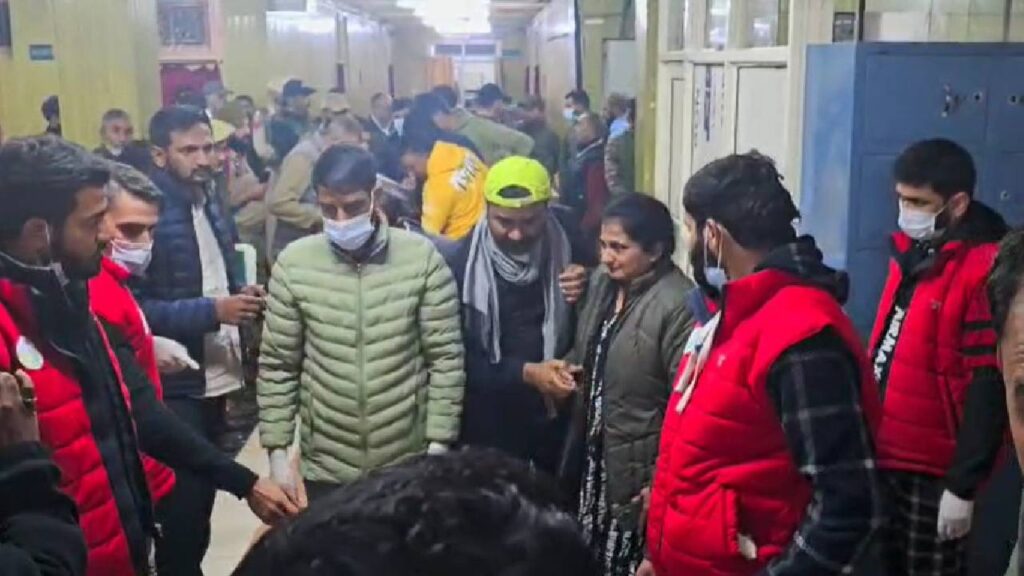 Pahalgam Terror Attcak: ಶ್ರೀನಗರ ತಲುಪಿದ ಸಂತೋಷ್‌ ಲಾಡ್‌, ಕಾಶ್ಮೀರ ಪ್ರವಾಸಿಗರಿಗಾಗಿ ಸಹಾಯವಾಣಿ