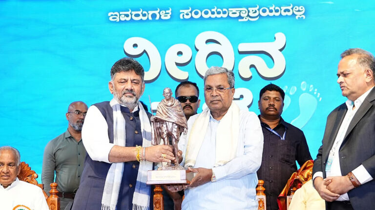 ನೀರಾವರಿ ಯೋಜನೆ: ಡಿಕೆಶಿ ಕೊಂಡಾಡಿದ ಸಿಎಂ ಸಿದ್ದರಾಮಯ್ಯ, ಕೇಂದ್ರದ ಅನ್ಯಾಯ ಬಗ್ಗೆ ಮೌನ ತಾಳಿರುವ BJP-JDS ಸಂಸದರ ವಿರುದ್ಧ ಕಿಡಿ