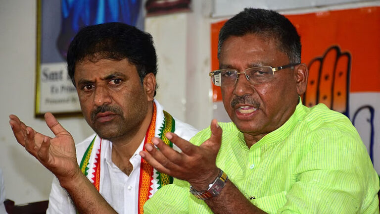 ಸುಳ್ಳು ಜಾತಿ ಪ್ರಮಾಣ ಪತ್ರ ಕೊಡಿಸಲು ರಾಜಕೀಯ ನಾಯಕರ ಸ್ಪರ್ಧೆ: ಮೀಸಲಾತಿ ಹೆಚ್ಚಳಕ್ಕೆ 9ನೇ ಶೆಡ್ಯೂಲ್‌ಗೆ ಸೇರಿಸಲು ಕೇಂದ್ರ ಬಳಿ ನಿಯೋಗ; ಉಗ್ರಪ್ಪ